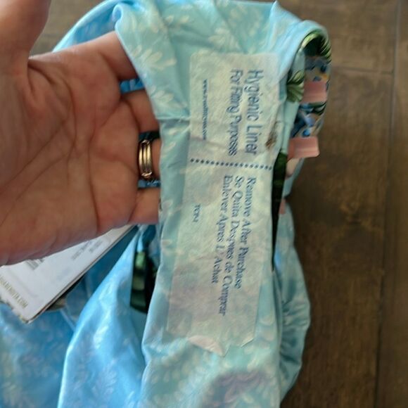 Agua Bendita Pacifico Ellis Aine Floral One-Piece Swimsuit - Picture 14 of 15